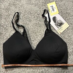 True & Co. Women's Boost Plunge wireless pull on bra NWT